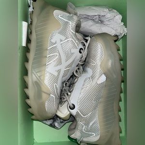 ODSY mesh white silver off white